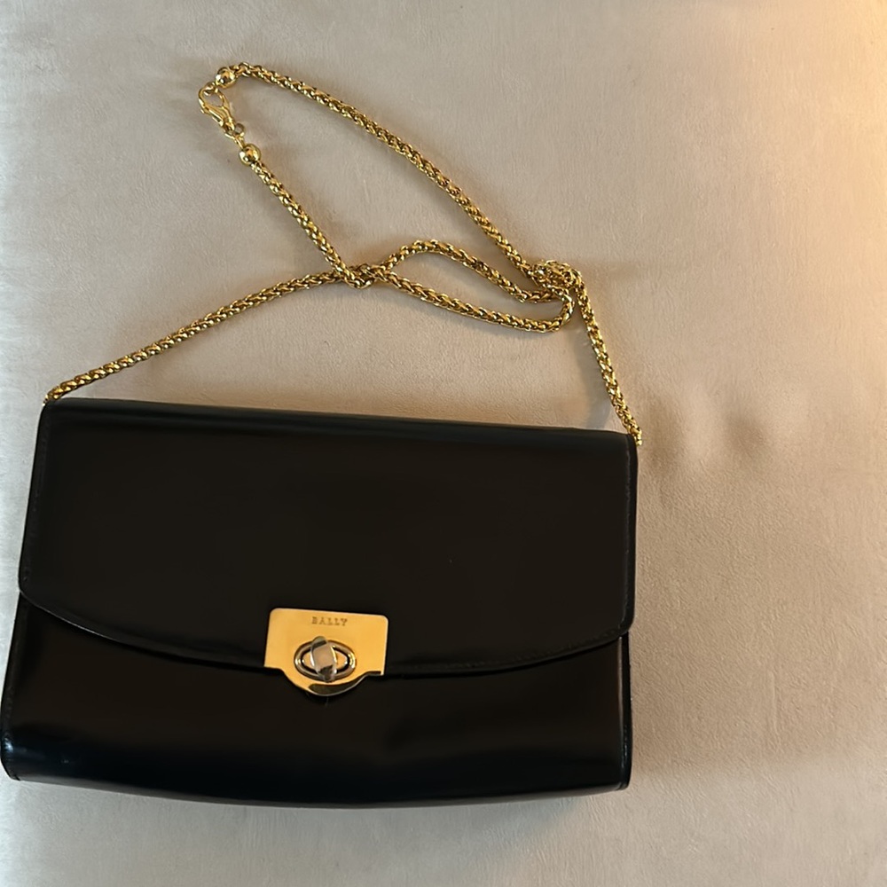 π₯π₯π₯Bally Handbag π₯π₯π₯π₯ - Picture 3 of 16